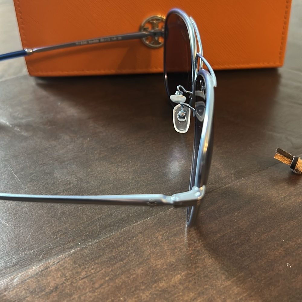 Tory Burch GLORIA PILOT SUNGLASSES Silver Blue aviators - Picture 4 of 8